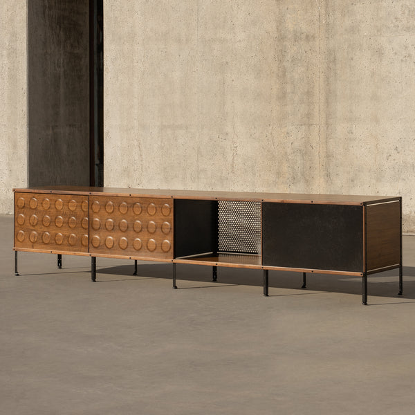 Case Study® Custom Storage Unit 140