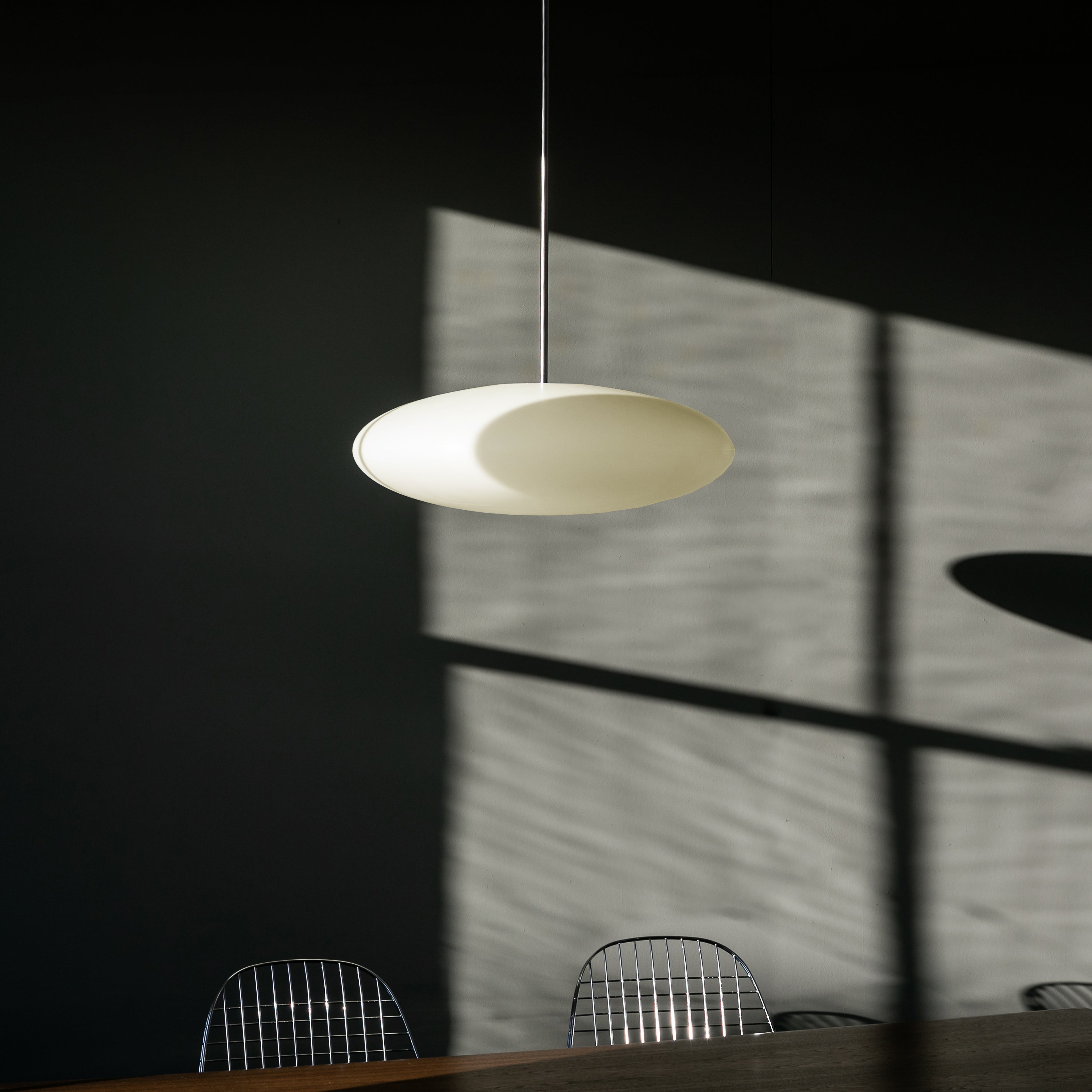 導入事​​例 Lighting® パールランプ - 楕円ペンダント