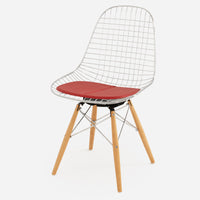 Vinyl: Classic American Beauty Dowel Swivel - Maple - Chrome Wire