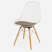 Vinyl: Classic Papyrus Dowel Swivel - Maple - Chrome Wire