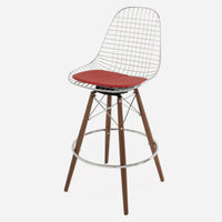 Vinyl: Classic American Beauty Dowel Bar Swivel - Walnut - Chrome Wire