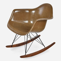 Walnut Rocker - Black Wire Pumpernickel