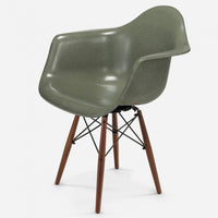 Walnut - Black Wire Moss