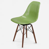 Walnut - Black Wire Apple