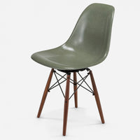 Walnut - Black Wire Moss