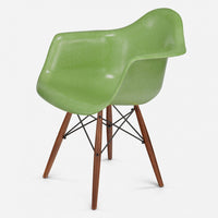 Walnut - Black Wire Apple